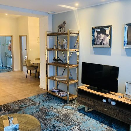 Besotel Mettmann-Schicke Fewo Oder Apartments Naehe Golfplatz Gruiten Und Neandertal Mit Glasfaser Wlan Und Parkplatz-Viele Schlafzimmer Mit Bad En Suite Dış mekan fotoğraf