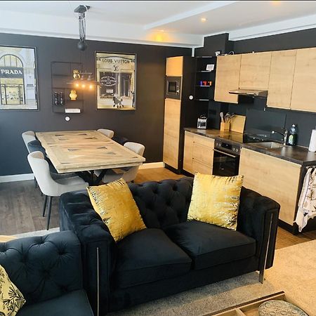 Besotel Mettmann-Schicke Fewo Oder Apartments Naehe Golfplatz Gruiten Und Neandertal Mit Glasfaser Wlan Und Parkplatz-Viele Schlafzimmer Mit Bad En Suite Dış mekan fotoğraf