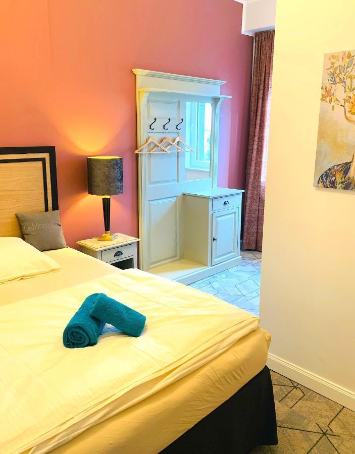 Besotel Mettmann-Schicke Fewo Oder Apartments Naehe Golfplatz Gruiten Und Neandertal Mit Glasfaser Wlan Und Parkplatz-Viele Schlafzimmer Mit Bad En Suite Dış mekan fotoğraf