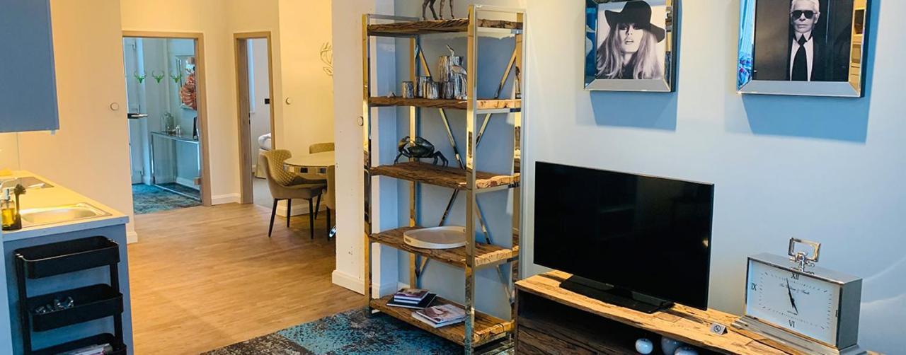 Besotel Mettmann-Schicke Fewo Oder Apartments Naehe Golfplatz Gruiten Und Neandertal Mit Glasfaser Wlan Und Parkplatz-Viele Schlafzimmer Mit Bad En Suite Dış mekan fotoğraf