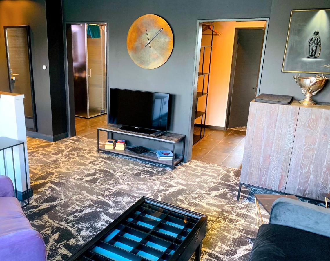 Besotel Mettmann-Schicke Fewo Oder Apartments Naehe Golfplatz Gruiten Und Neandertal Mit Glasfaser Wlan Und Parkplatz-Viele Schlafzimmer Mit Bad En Suite Dış mekan fotoğraf
