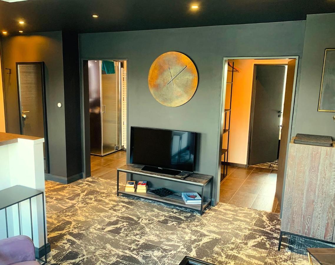 Besotel Mettmann-Schicke Fewo Oder Apartments Naehe Golfplatz Gruiten Und Neandertal Mit Glasfaser Wlan Und Parkplatz-Viele Schlafzimmer Mit Bad En Suite Dış mekan fotoğraf