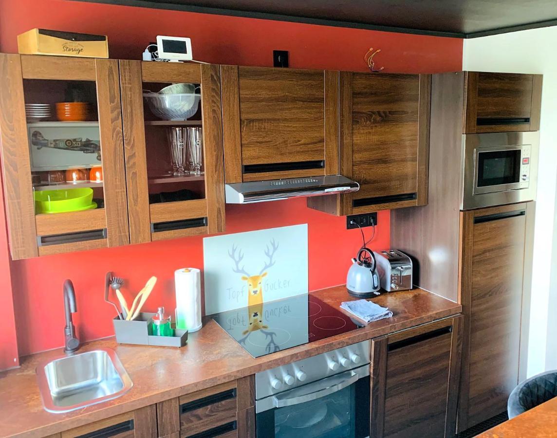 Besotel Mettmann-Schicke Fewo Oder Apartments Naehe Golfplatz Gruiten Und Neandertal Mit Glasfaser Wlan Und Parkplatz-Viele Schlafzimmer Mit Bad En Suite Dış mekan fotoğraf