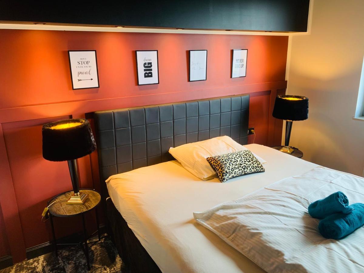 Besotel Mettmann-Schicke Fewo Oder Apartments Naehe Golfplatz Gruiten Und Neandertal Mit Glasfaser Wlan Und Parkplatz-Viele Schlafzimmer Mit Bad En Suite Dış mekan fotoğraf
