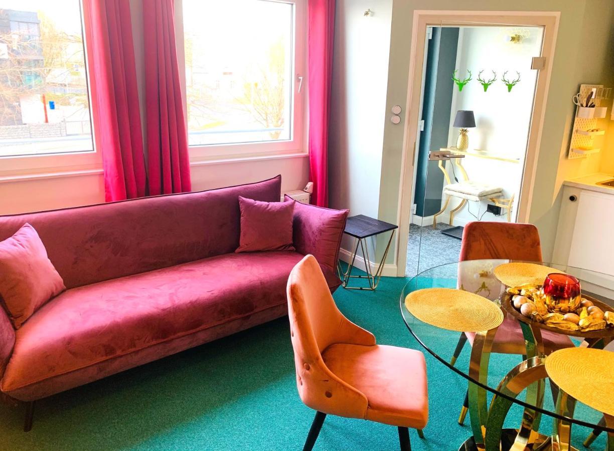 Besotel Mettmann-Schicke Fewo Oder Apartments Naehe Golfplatz Gruiten Und Neandertal Mit Glasfaser Wlan Und Parkplatz-Viele Schlafzimmer Mit Bad En Suite Dış mekan fotoğraf
