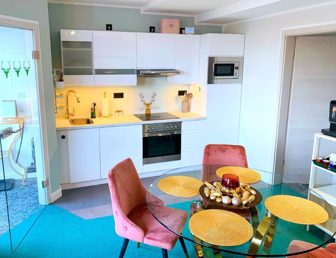 Besotel Mettmann-Schicke Fewo Oder Apartments Naehe Golfplatz Gruiten Und Neandertal Mit Glasfaser Wlan Und Parkplatz-Viele Schlafzimmer Mit Bad En Suite Dış mekan fotoğraf