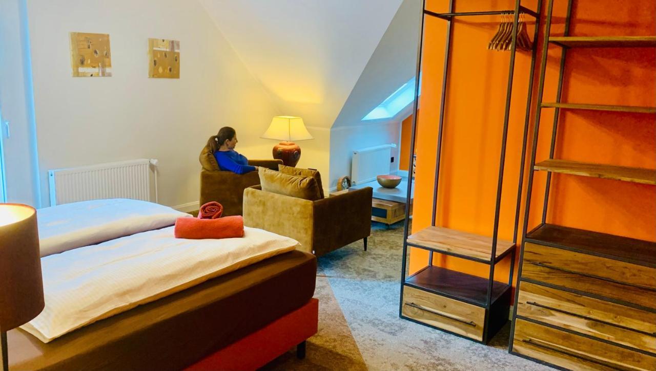 Besotel Mettmann-Schicke Fewo Oder Apartments Naehe Golfplatz Gruiten Und Neandertal Mit Glasfaser Wlan Und Parkplatz-Viele Schlafzimmer Mit Bad En Suite Dış mekan fotoğraf