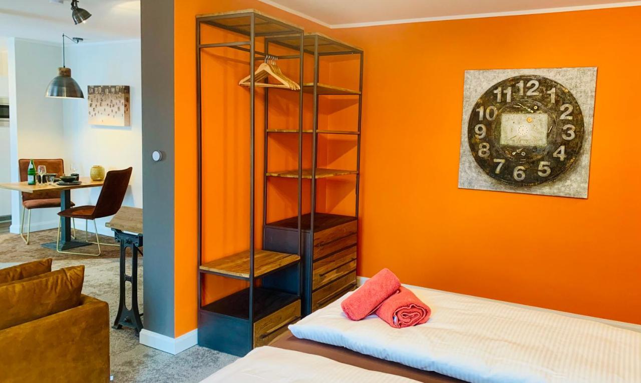 Besotel Mettmann-Schicke Fewo Oder Apartments Naehe Golfplatz Gruiten Und Neandertal Mit Glasfaser Wlan Und Parkplatz-Viele Schlafzimmer Mit Bad En Suite Dış mekan fotoğraf