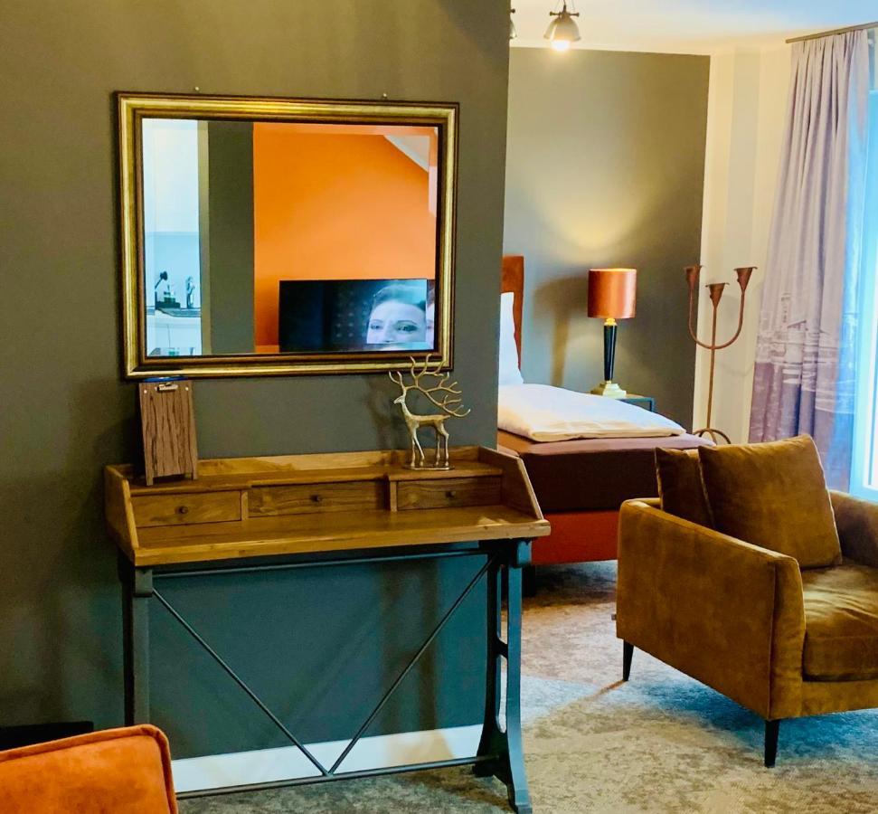 Besotel Mettmann-Schicke Fewo Oder Apartments Naehe Golfplatz Gruiten Und Neandertal Mit Glasfaser Wlan Und Parkplatz-Viele Schlafzimmer Mit Bad En Suite Dış mekan fotoğraf