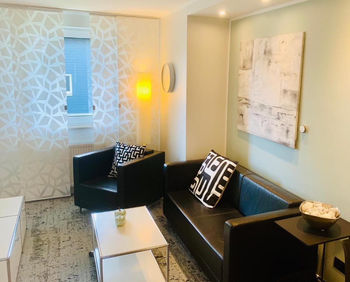 Besotel Mettmann-Schicke Fewo Oder Apartments Naehe Golfplatz Gruiten Und Neandertal Mit Glasfaser Wlan Und Parkplatz-Viele Schlafzimmer Mit Bad En Suite Dış mekan fotoğraf