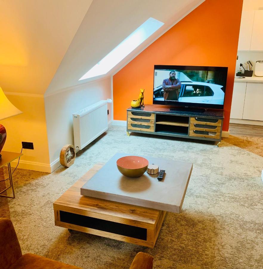 Besotel Mettmann-Schicke Fewo Oder Apartments Naehe Golfplatz Gruiten Und Neandertal Mit Glasfaser Wlan Und Parkplatz-Viele Schlafzimmer Mit Bad En Suite Dış mekan fotoğraf