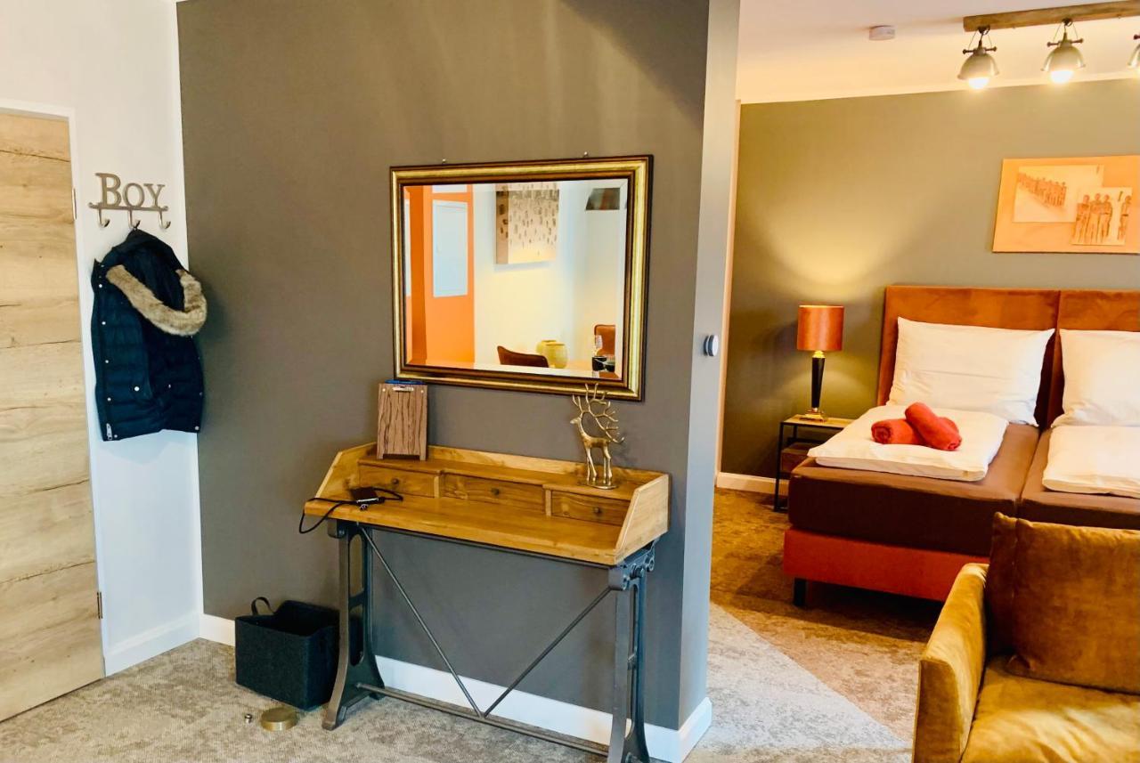 Besotel Mettmann-Schicke Fewo Oder Apartments Naehe Golfplatz Gruiten Und Neandertal Mit Glasfaser Wlan Und Parkplatz-Viele Schlafzimmer Mit Bad En Suite Dış mekan fotoğraf
