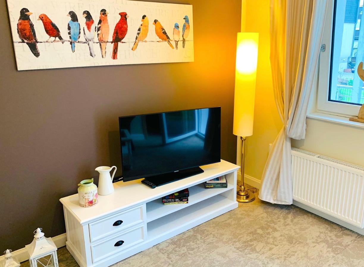 Besotel Mettmann-Schicke Fewo Oder Apartments Naehe Golfplatz Gruiten Und Neandertal Mit Glasfaser Wlan Und Parkplatz-Viele Schlafzimmer Mit Bad En Suite Dış mekan fotoğraf