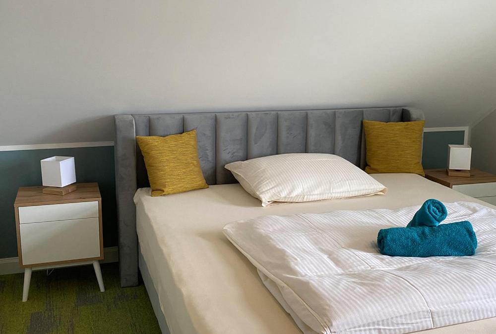 Besotel Mettmann-Schicke Fewo Oder Apartments Naehe Golfplatz Gruiten Und Neandertal Mit Glasfaser Wlan Und Parkplatz-Viele Schlafzimmer Mit Bad En Suite Dış mekan fotoğraf
