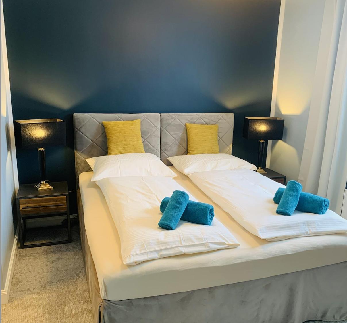 Besotel Mettmann-Schicke Fewo Oder Apartments Naehe Golfplatz Gruiten Und Neandertal Mit Glasfaser Wlan Und Parkplatz-Viele Schlafzimmer Mit Bad En Suite Dış mekan fotoğraf