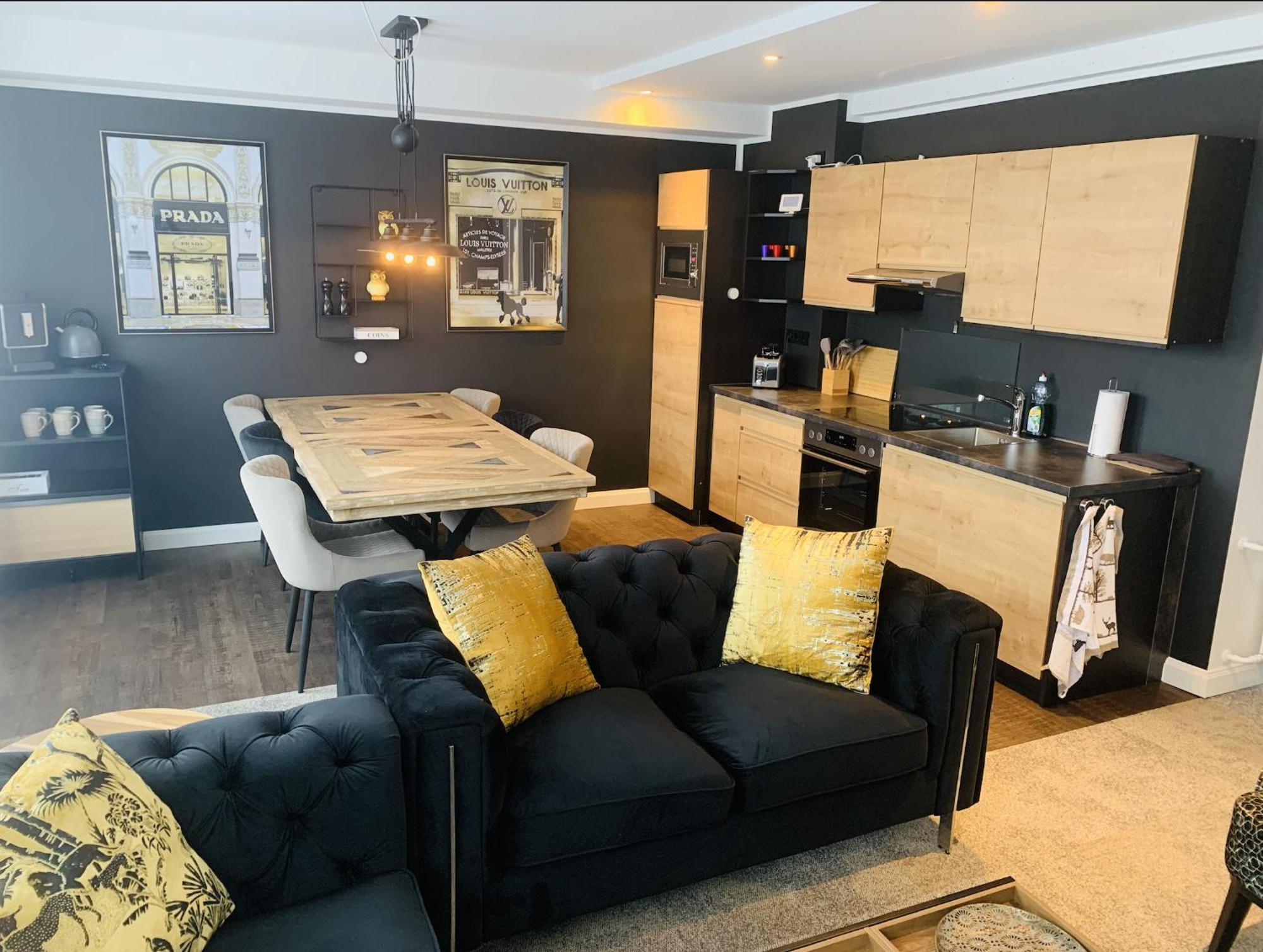 Besotel Mettmann-Schicke Fewo Oder Apartments Naehe Golfplatz Gruiten Und Neandertal Mit Glasfaser Wlan Und Parkplatz-Viele Schlafzimmer Mit Bad En Suite Dış mekan fotoğraf
